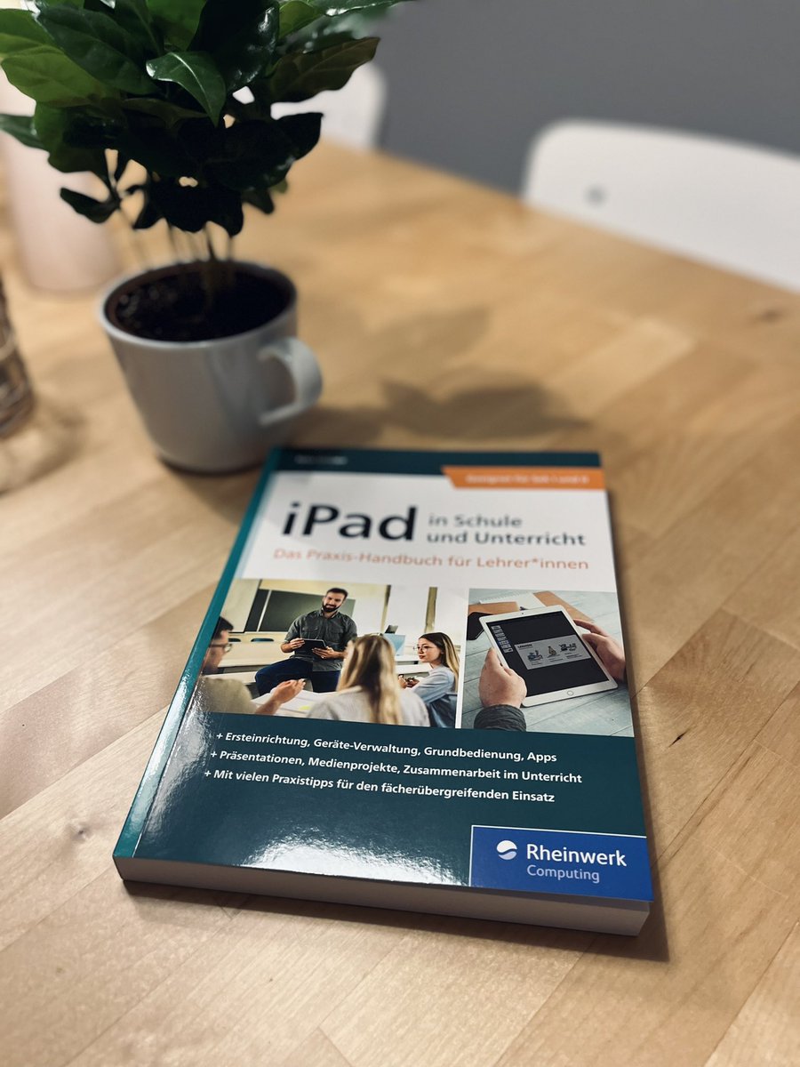 fkolewe's tweet photo. Das erste eigene Buch ist angekommen. Ab Freitag dann auch im Handel. Vielen Dank an den @rheinwerkverlag für die Gelegenheit. iPad in Schule und Unterricht: iPad in Schule und Unterricht  https://t.co/2JQzTHvE70 

#digitaleBildung #schule #lehrer #iPad #bildung #tlz https://t.co/2XamdpQGxo