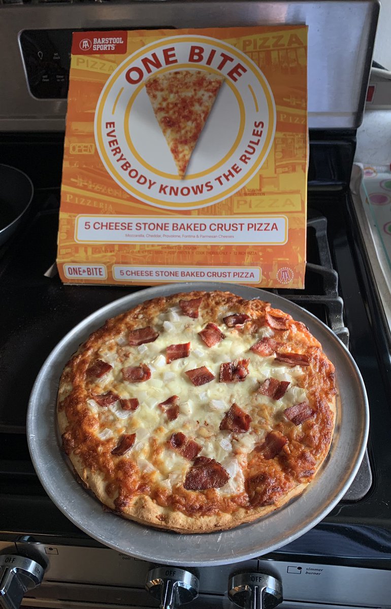 TMcl51's tweet photo. Bacon and onions added for an incredible taste. @stoolpresidente #onebite https://t.co/6CSTJklIoS