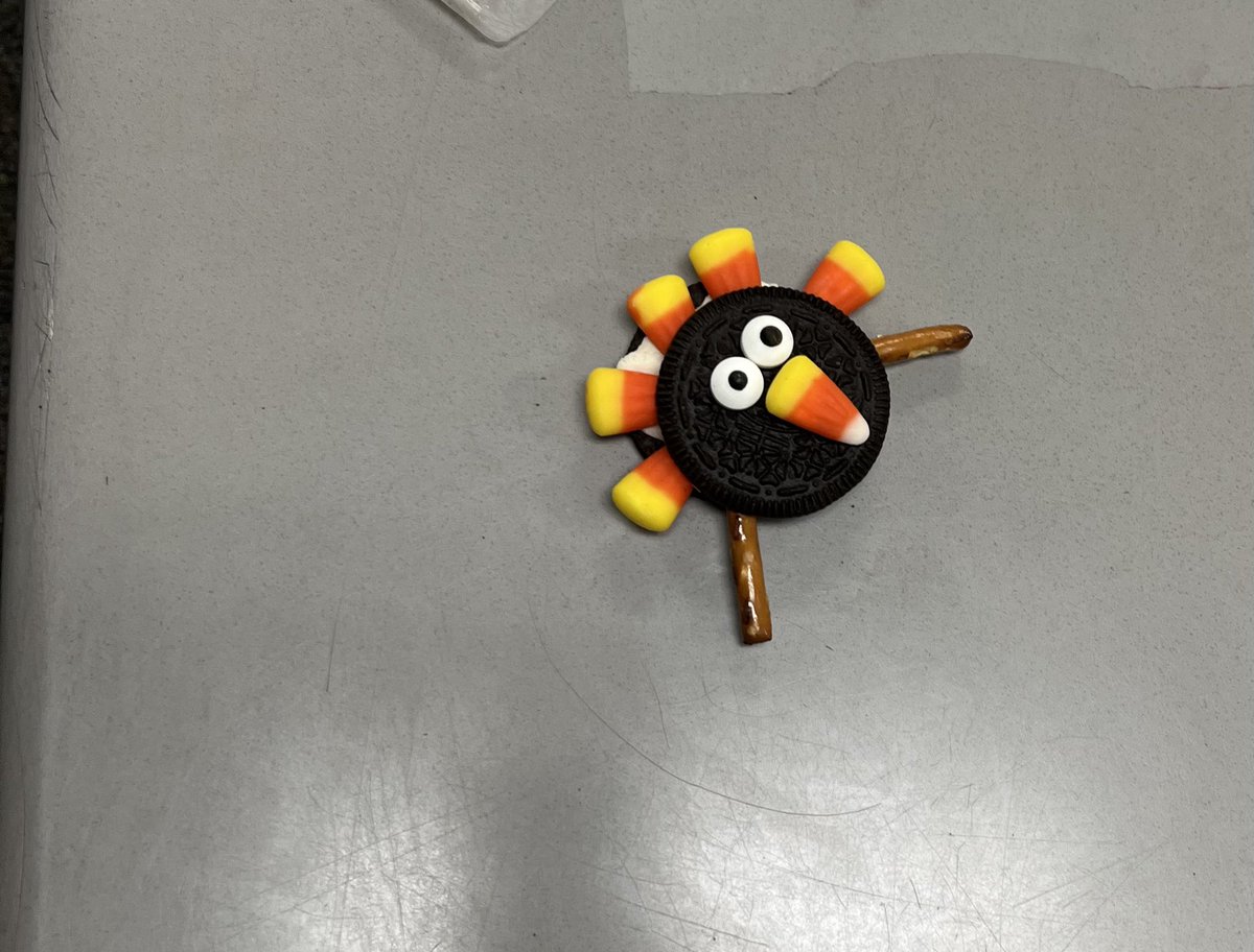 hrogers6moldova's tweet photo. The #KinderColts wish everyone a Happy, Healthy, and Safe Thanksgiving! #SnackFun #SameDifferent @MiddleCreekES https://t.co/VmVZ8EVqRF