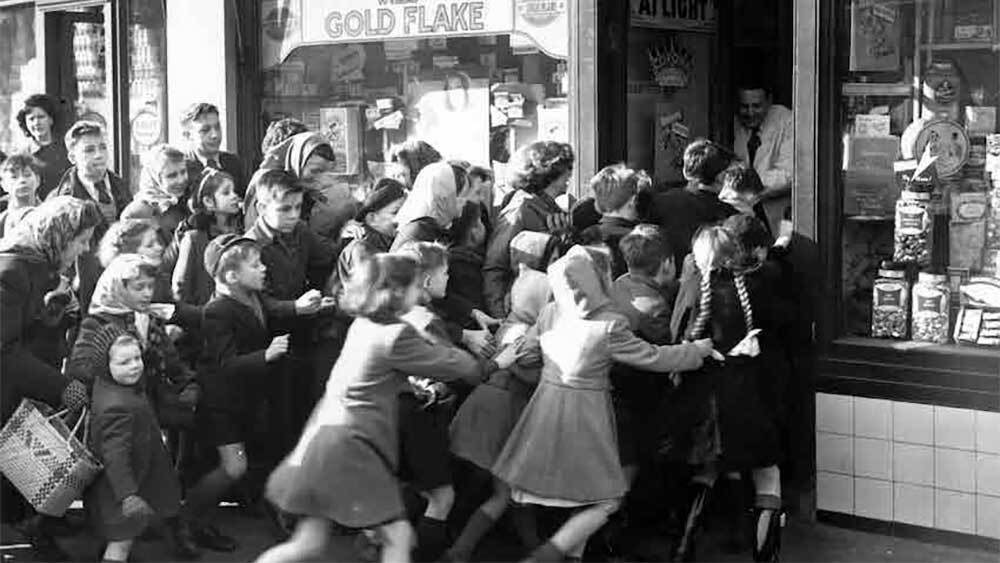 BeFirsttoKnow's tweet photo. What Is the Origin of Black Friday? https://t.co/gzCw60dNTO https://t.co/aXFXBapSbo