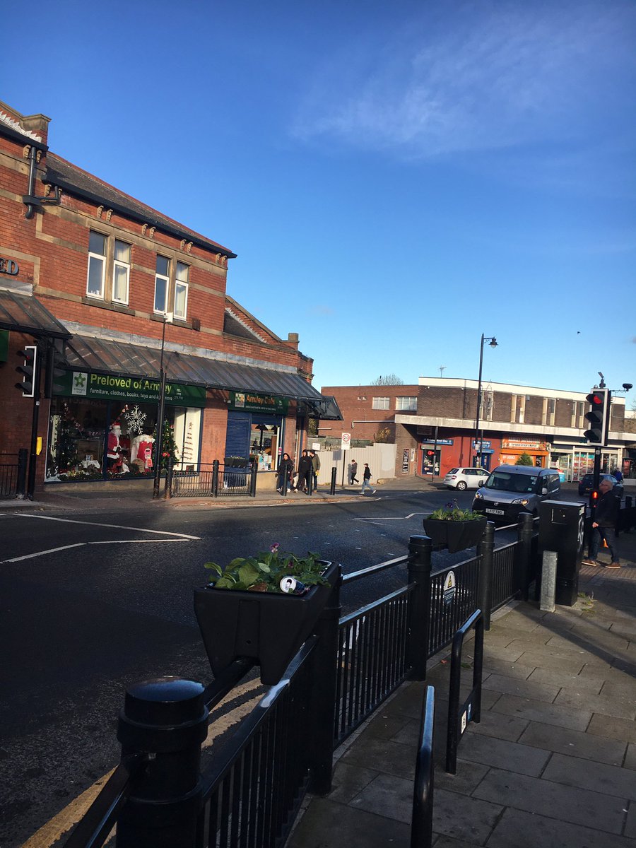 intoplaces's tweet photo. Warm welcome at Armley UYPP workshop today #highstreetstaskforce with good and passionate engagement with Ward Councillors, Executive Member #leedscitycouncil, voluntary sector, faith leaders, businesses and cultural/theatre/Arts sector https://t.co/OzwU28Gk5y
