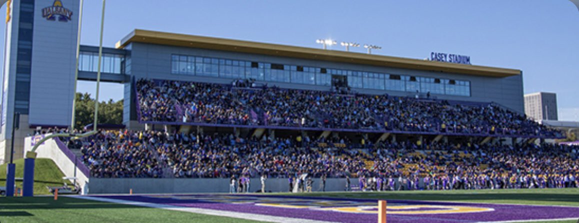 RetroRick19's tweet photo. Blessed &amp; honored to say that I’ve received an offer from UAlbany💜💛 #GoGreatDanes🐶 #RIP3 @Coach_Mince54 @UAlbanyFootball @MStateSpartans1 @Coach_Miller21 @CoachHalReeser @stanbedwell @FreddieSmithIII @JuCoFootballACE @JUCOFFrenzy https://t.co/zYYm8q1R0K