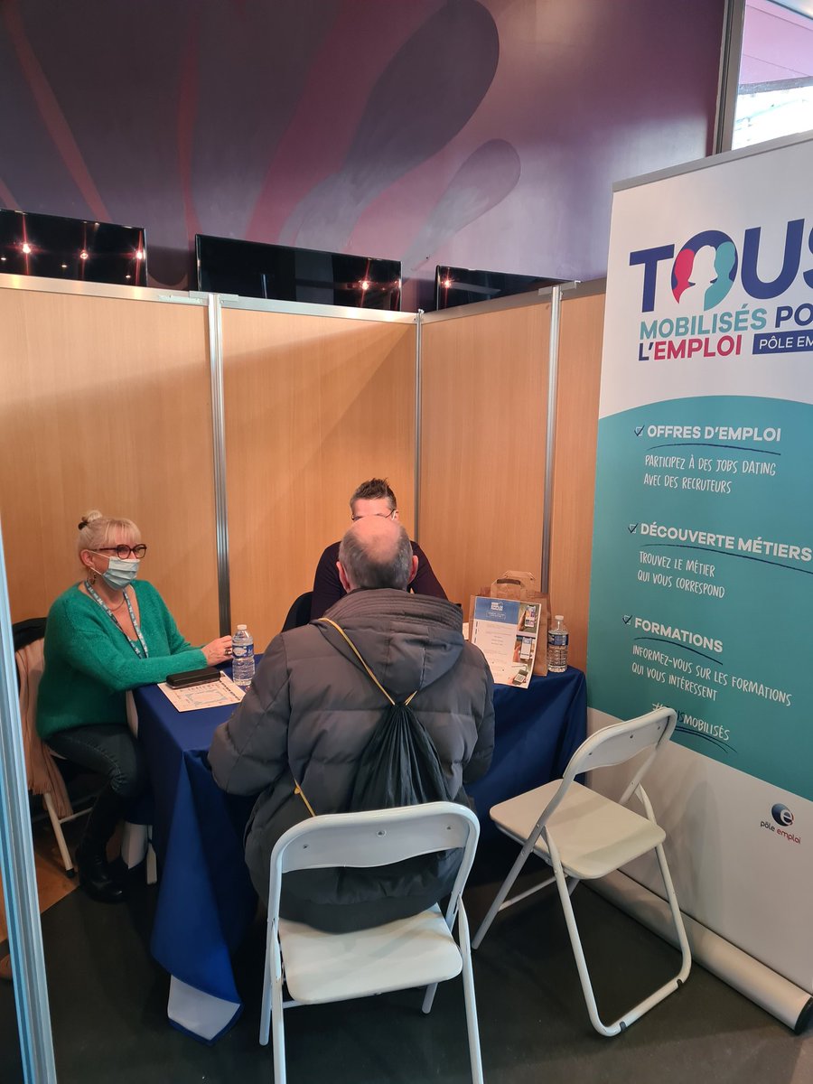 AdillRs's tweet photo. #AvecPoleEmploi, #AmiensDury, ce jour au Salon 24h de l'emploi au Cinéma Gaumont, entreprises et organismes de formation etaient présents pour rencontrer les candidats...@BoucauxLaurent,@LEBEAUAmlie1,@benoitpetit29,@FredericDanel. https://t.co/6orUdVzisi