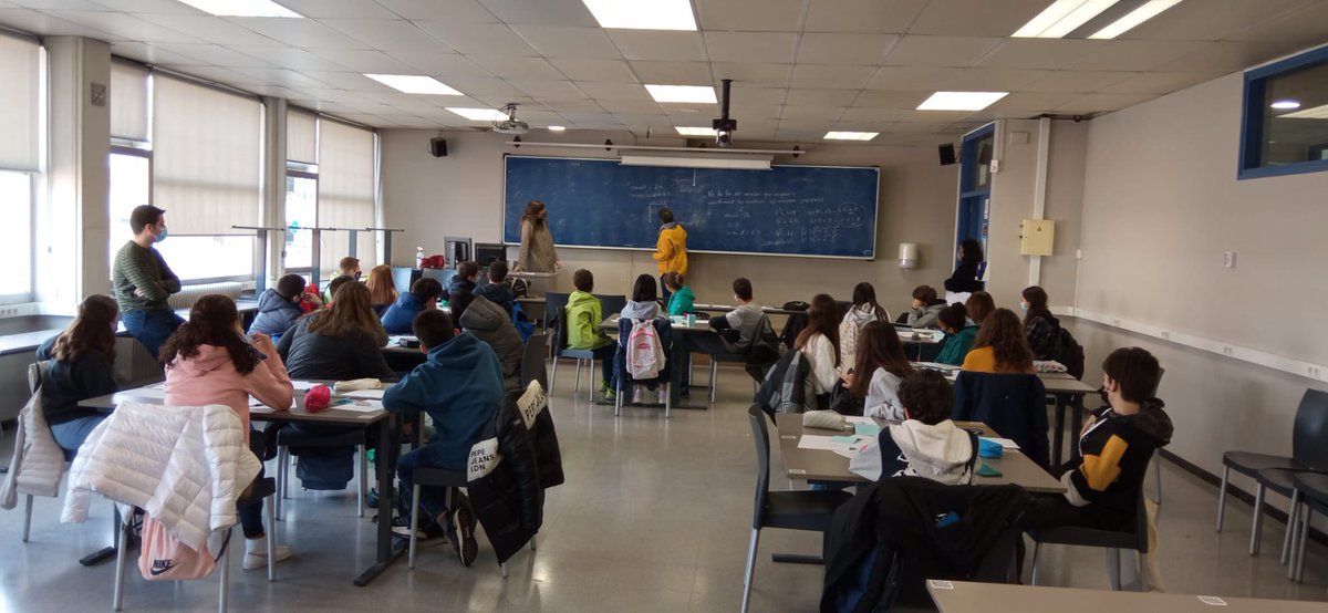 ins_jaumecallis's tweet photo. Alumnes de l’Ins. Jaume Callís als programes “7demates” i “anemx+mates🧮♾. ” #7demates #anemx+mates Aquest projecte està adressat a l’alumnat de 2n i 3r d’ESO amb una certa destresa i gust per les matemàtiques, i més en concret per la resolució de problemes. #matemàtiques https://t.co/ICPDBgOLFG