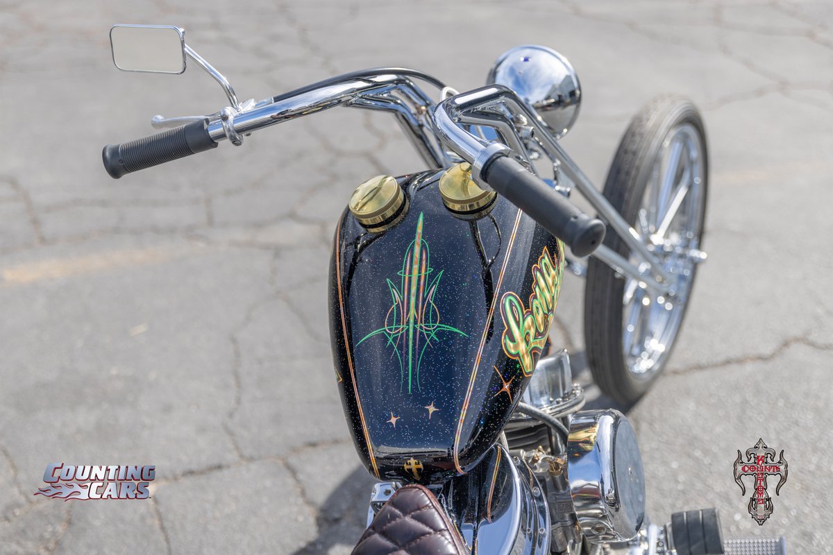 CountsKustoms's tweet photo. Kona Gold turned out incredible! What an amazing moment it was to see Jimmy's chopper ridden out by his son, Shannon! Did you catch Wednesdays episode? Tell us below! #countkustoms #countingcars #lasvegas #history https://t.co/S6CmtovyIf