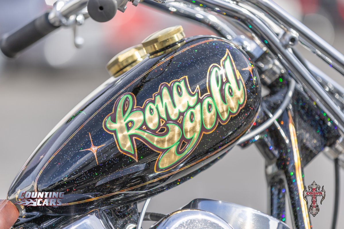 CountsKustoms's tweet photo. Kona Gold turned out incredible! What an amazing moment it was to see Jimmy's chopper ridden out by his son, Shannon! Did you catch Wednesdays episode? Tell us below! #countkustoms #countingcars #lasvegas #history https://t.co/S6CmtovyIf
