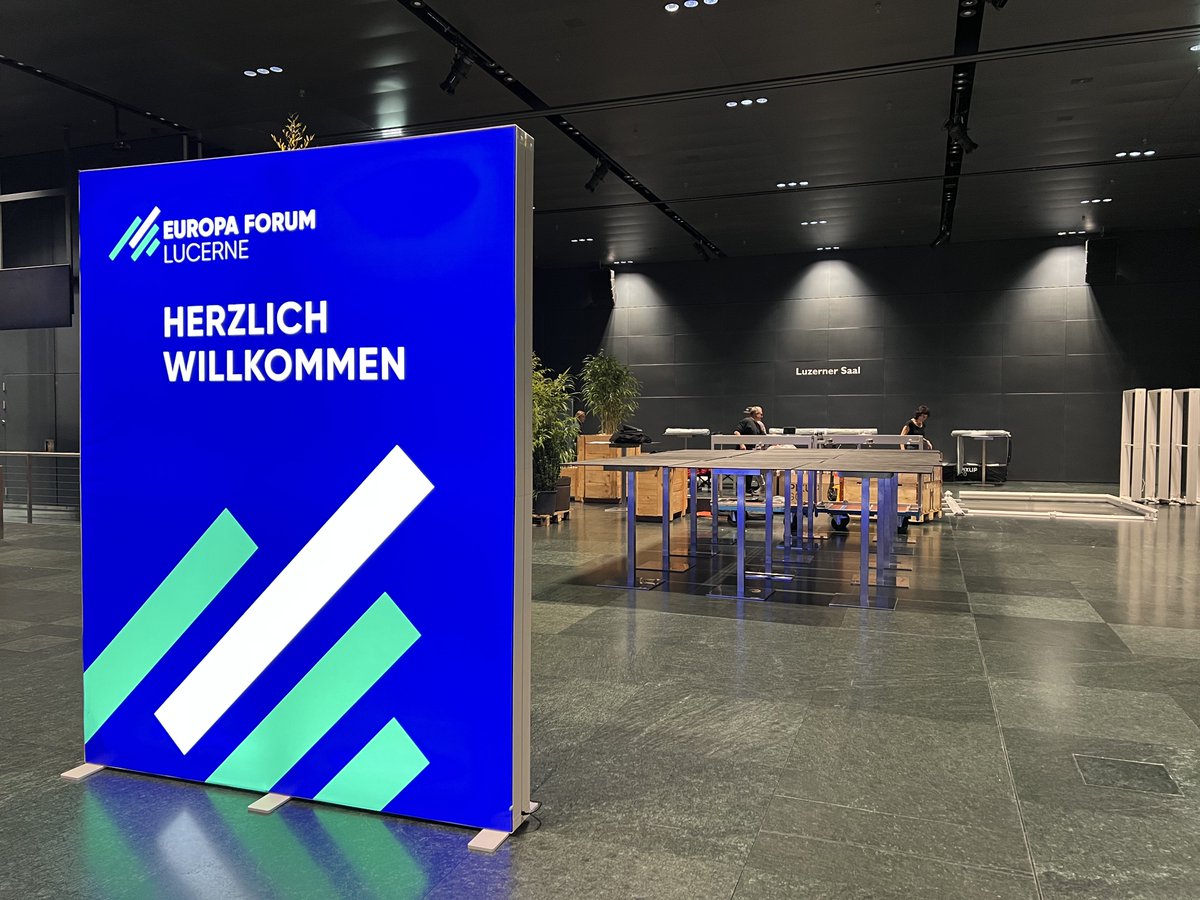 Das @kklluzern leuchtet schön in unseren Farben! Es nimmt Gestalt an und unsere Vorfreude steigt. Wer kommt zum Annual Meeting? 🙋🏽‍♀️ 🙋🏻‍♂️ #EFL21 #Luzern