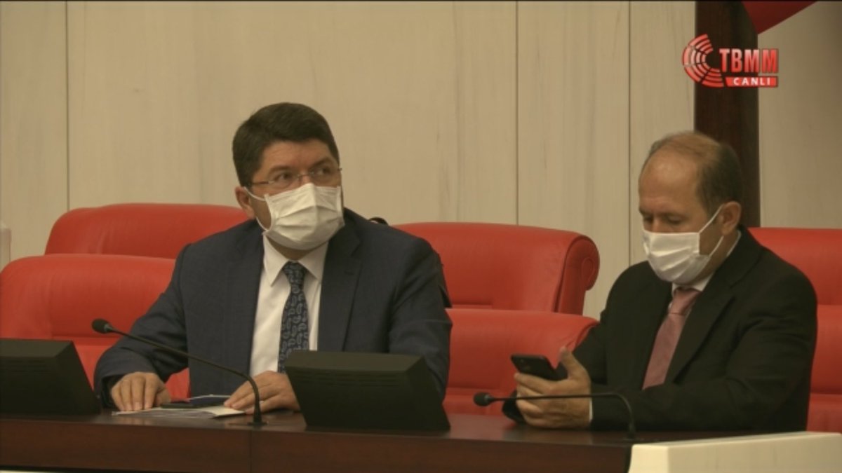 Açık Cezaevlerinde barındırılan hükümlülerin #covid19 nedeniyle izinli sayılmasına dair sürenin 30 Kasım 2021 tarihinden itibaren 2 şer ay ara ile 3 Kez 31 Mayıs 2022 tarihine kadar uzatılabilmesini öngören Madde ihdasına ilişkin önergeyi #TBMM Genel Kurulunda kabul ettik.