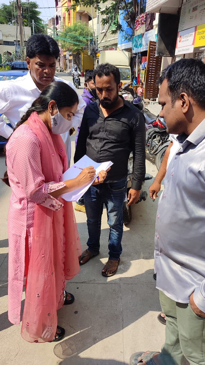 mannekavitha4's tweet photo. Today #made A #Special #Drive At #Various #Basthi's In Our Division For #Inspection Of #Sewerage Lines, Water Lines, Bunch Cables, Lights, CC Roads, Man Hole Works Along With @GHMCOnline Official's AE Anand And @HMWSSBOnline Official's Manager Swamy Prasad Garu @trspartyonline https://t.co/DiEb6YZFyr