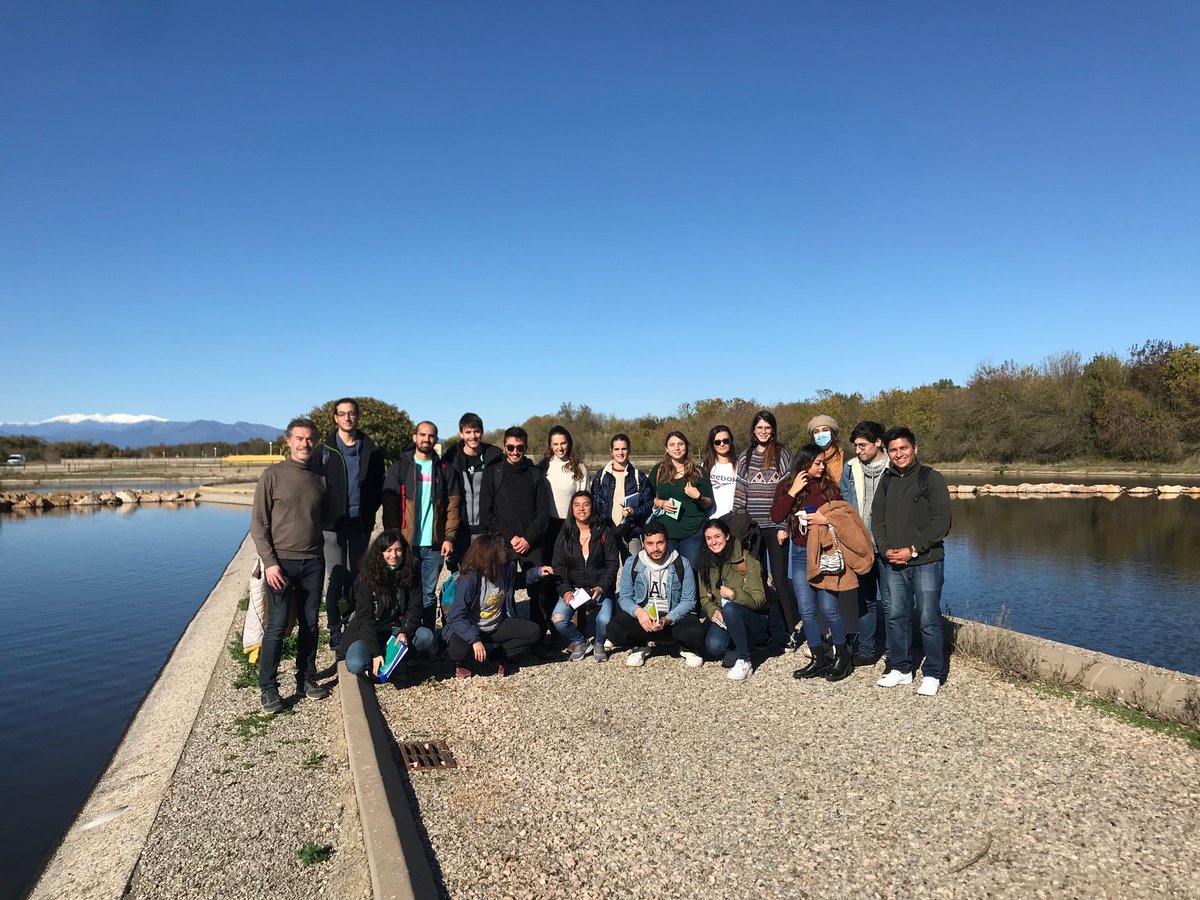 quim_comas's tweet photo. Visita molt enriquidora a l'EDAR d'#Empuribrava i @Castello_Emp amb alumnes dl @MasterH2O Mil gràcies Anna Huguet @ConsAiguesCBGi i UTE @Facsa_es #Calafconstructora x acollir-nos!Els alumnes valoren molt positivament conèixer de 1a mà el que han treballat a les aules @univgirona https://t.co/3ZalEsZmfR