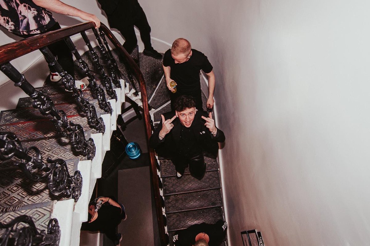 some backstage moments from tour ❤️