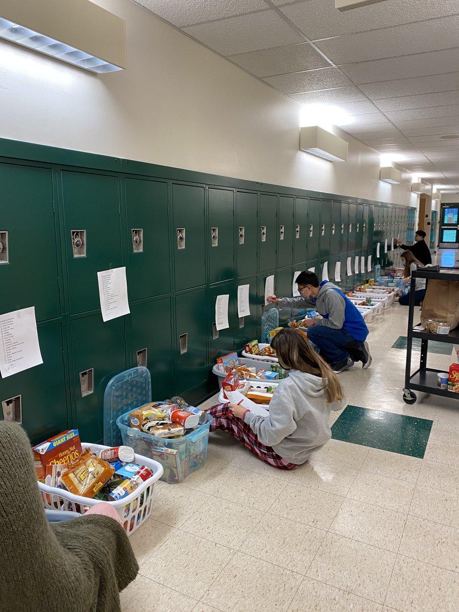 ALA has begun to help staff, stock, and inventory the SHHS Food pantry; yesterday we were lucky enough to help send out baskets to our local community! Thank you to all of the SHHS Staff who donated to ensure families have a well-rounded and delicious Thanksgiving meal! #SHHS