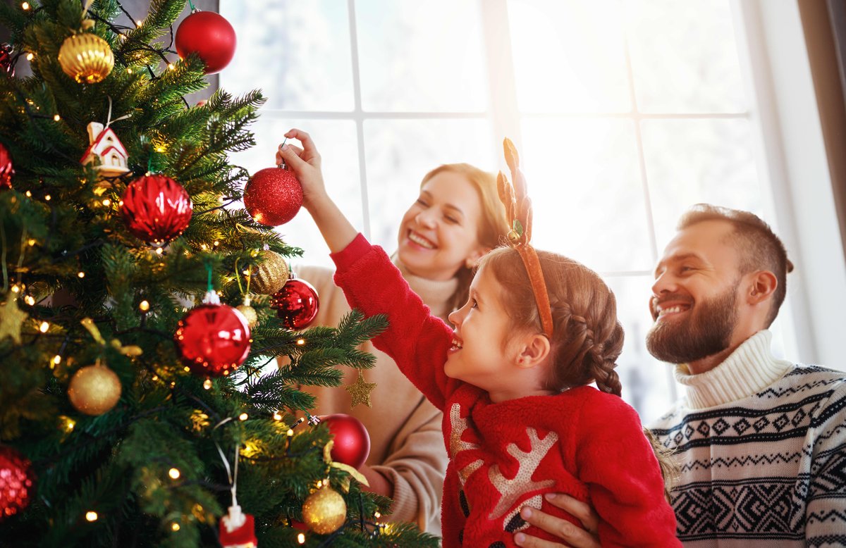 EMCHomesGA's tweet photo. With Thanksgiving just 2 days away, who has already decorated for Christmas? 

And, who is waiting until this weekend? https://t.co/KoPdLiKG2y