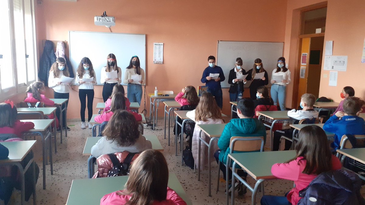 GasperiIc's tweet photo. Ecco il nostro "Pomeriggio mitico"! I ragazzi della scuola secondaria di primo grado presentano storie e personaggi dell'antica Grecia. #orientamento https://t.co/QvXrbNv9rL