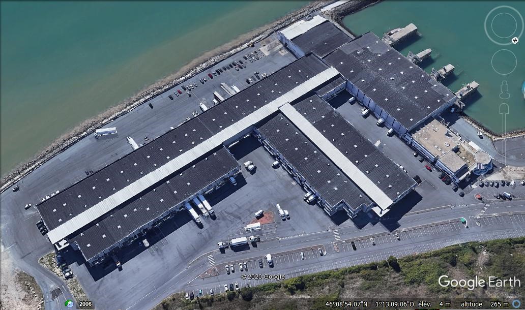bertaud_c's tweet image. Nous venons de franchir hier la barre symbolique des 10 millions € 💪 en valeur de produits de la mer vendus 🐙🐟( 1825 tonnes) à la criée du port de #Pêche de Chef de Baie à La Rochelle @AggloLR grâce à un prix moyen en hausse de 0,94 €. Encourageant pour toute la filière.