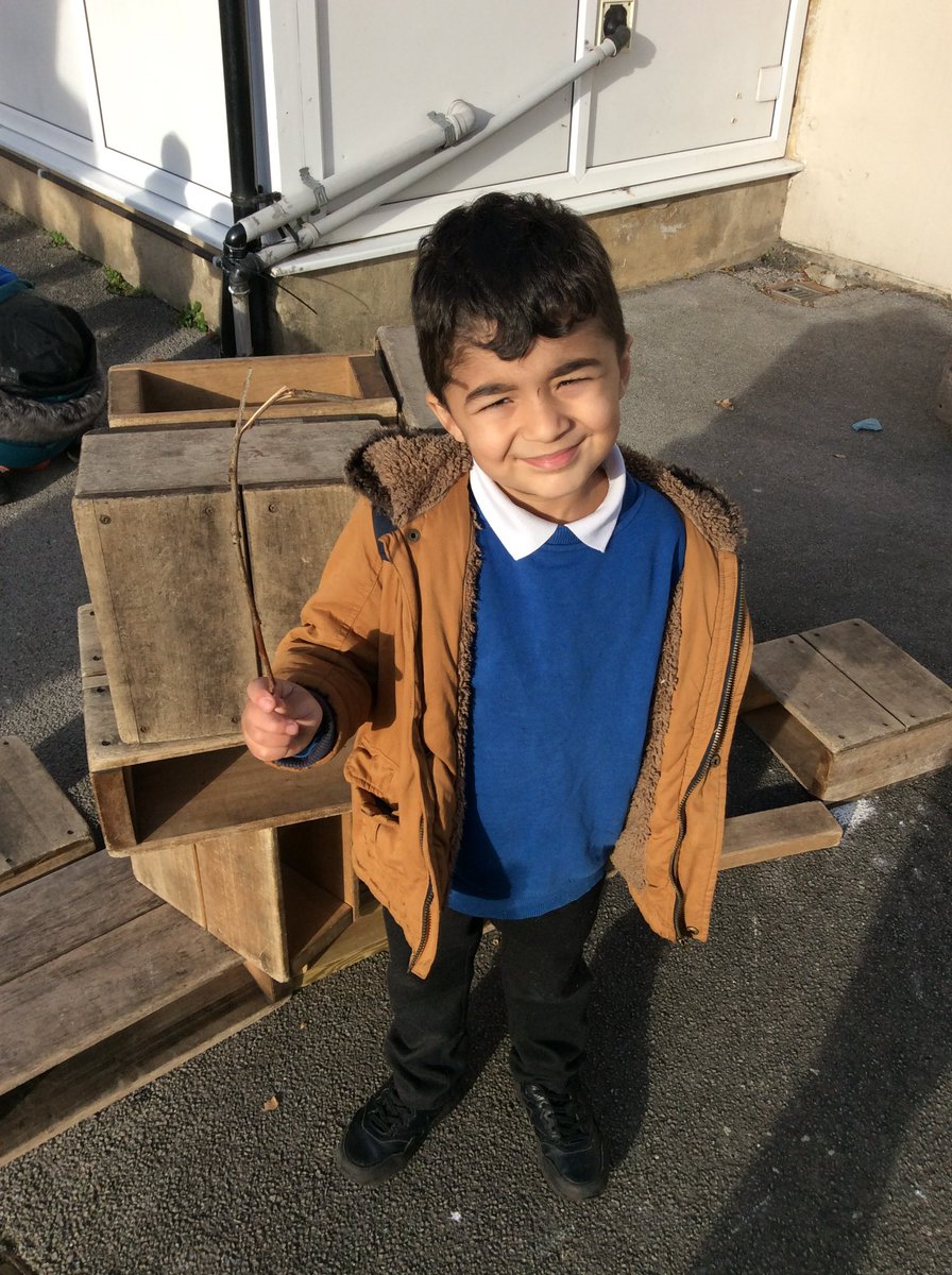 MarshfieldPS's tweet image. Naly from butterflies has been super creative today! Our new phonics sound of the day was ‘r’. Naly using creative and critical thinking, independently broke the stick into the sound ‘r’ and proudly showed Miss Gulbe. #characteristicsofeffectivelearning #RWI #phonics #reception