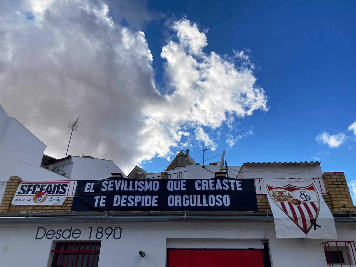 Se marcha uno de los de verdad. De ese sevillismo puro e inquebrantable.
Te despedimos con rabia, pero orgullosos de lo que nos dejaste. 
Descansa en paz, Cosano.