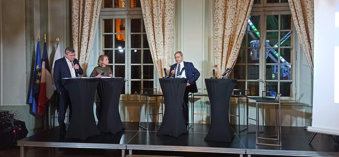 Ville de Metz (@villedemetz) on Twitter photo #Assises de l'Enseignement 👩🎓👨🎓
Le Maire de la #VilledeMetz et Président de l'<a href="/EuroMetroMetz/">Eurométropole de Metz</a> <a href="/GrosdidierMetz/">François GROSDIDIER</a>, ouvre les Assises de l'Enseignement Supérieur, la Recherche, l'Innovation et la Vie Etudiante.
🎥 À suivre en direct sur Youtube : bit.ly/32jfRDK
#Metz #Assises de l'Enseignement 👩🎓👨🎓
Le Maire de la #VilledeMetz et Président de l'<a href="/EuroMetroMetz/">Eurométropole de Metz</a> <a href="/GrosdidierMetz/">François GROSDIDIER</a>, ouvre les Assises de l'Enseignement Supérieur, la Recherche, l'Innovation et la Vie Etudiante.
🎥 À suivre en direct sur Youtube : bit.ly/32jfRDK
#Metz