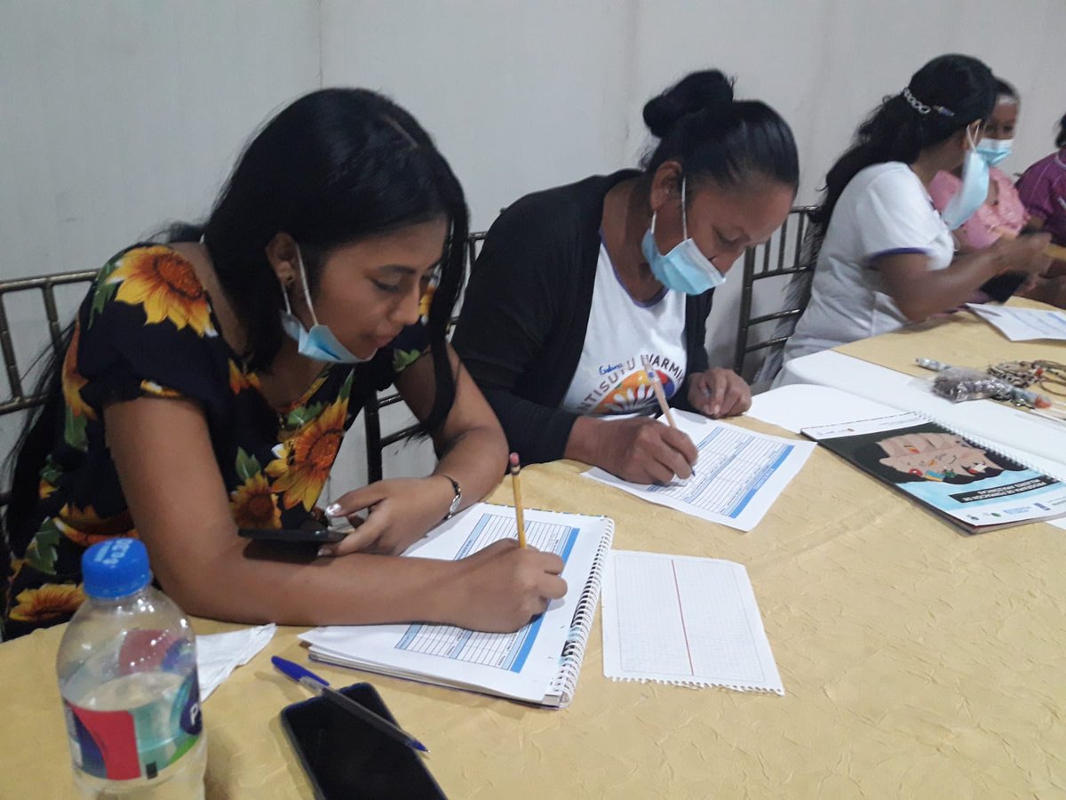 onumujeresEcu's tweet photo. En Lago Agrio se desarrolló el Encuentro de Lideresas de la Escuela de Formación de Mujeres Amazónicas del proyecto @onumujeresEcu - @PROAmazoniaEC  participaron alumnas de la @confeniae1 y productoras de café y cacao #SomosMujeresAmazónicas 

@AgriculturaEc @Ambiente_Ec https://t.co/CQZJNkW6GS