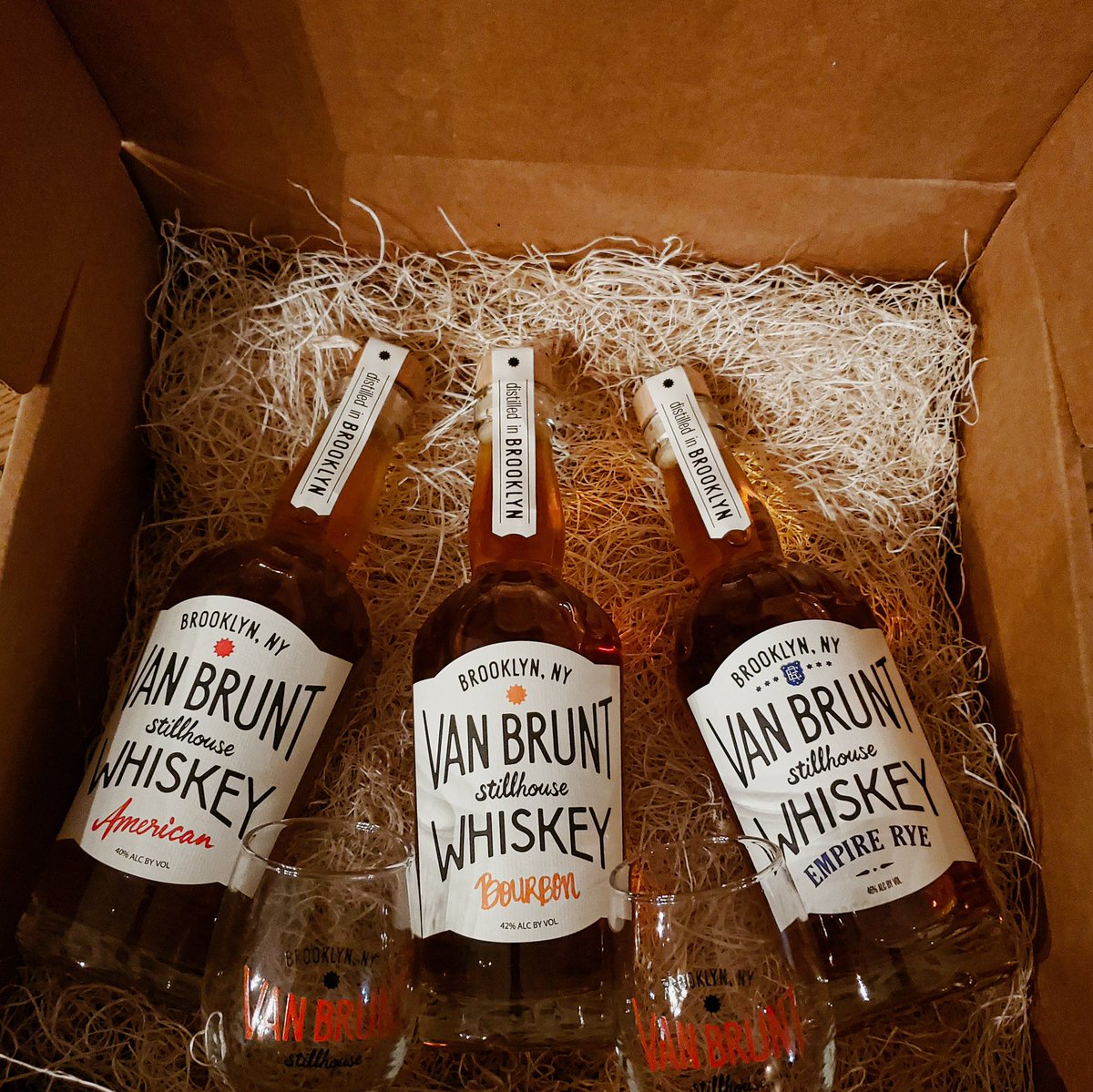 Gift sets of our signature whiskeys are here in time for the holidays! 

#SmallBatch #RedHook #Brooklyn #CraftDistillery #NYDistilled #RedHookBrooklyn #AmericanWhiskey #Bourbon #RyeWhiskey #EmpireRye #Whiskeygram #Whiskey