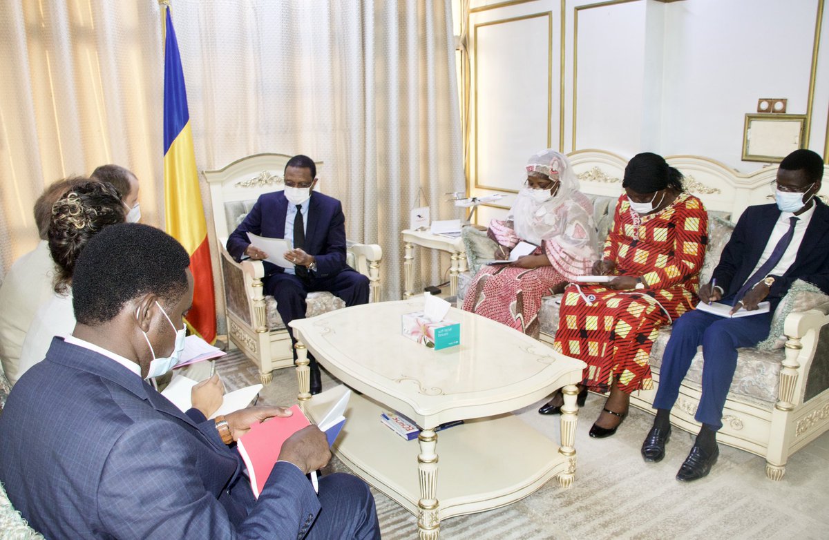 L’Amb. <a href="/Cherif_MZ/">Chérif Mahamat Zene</a> a reçu, en début de soirée, SEM CLEM NEYLOR, Envoyé Spécial du #Royaume_Uni pour le #Sahel. En visite de travail au Tchad, le diplomate anglais s’est entretenu avec le ministre des affaires étrangères sur la situation au Sahel et la transition en cours au #Tchad