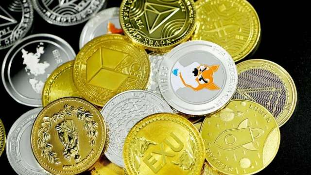 MelangeExpress's tweet photo. The #CryptocurrencyBill to be tabled in the upcoming Winter Session of the Parliament will ban most private #cryptocurrencies in India. 
#cryptocurrecy #Crypto https://t.co/FvWn520QLu