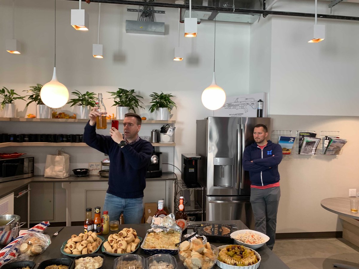 expr_ai's tweet photo. Nothing beats great food and even better people!
Looks likes the #Thanksgiving potluck left everybody with smiles on their faces and a plates full of delicious food. https://t.co/yeB94LMJwm