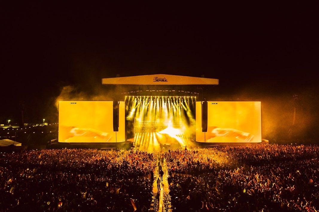 OfficialRandL's tweet image. Leeds Fest appreciation tweet 💛💛