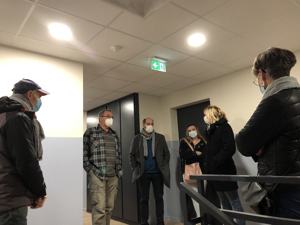 vsaulnier53200's tweet photo. A l’occasion CA Iliade #HabitatJeunes de @chateau_gontier Visite du chantier de la résidence Rene Perrault de Bazouges avec les administrateurs Extension et isolation des logements pour améliorer accueil des jeunes sur le territoire Une rénovation globale ecoexemplaire #Podeliha https://t.co/4B8wXVlnXd