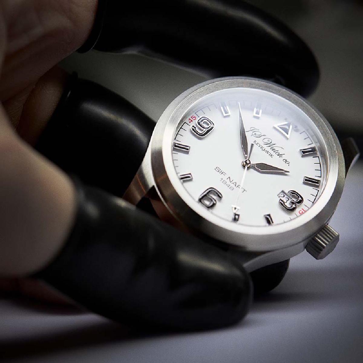 Today in our workshop:  Assembling the new white Sif NART 1948, Black Super-LumiNova material on numerals, indexes and hands with a long lasting green glow.

#jswatch #reykjavik #iceland  #watch #automaticwatch #hodinkee #watchfam #1000meters