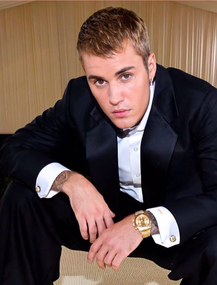 BieberOnCharts's tweet image. .@justinbieber received 8 nominations at the 2022 #GRAMMYs 🏆

• AOTY — "Justice"
• ROTY &amp;amp; SOTY — "Peaches"
• BPVA — "Justice"
• Best Pop Solo Performance — "Anyone"
• Best Pop Duo/Group — "Lonely"
• Best Music Video — "Peaches"
• Best R&amp;amp;B Performance — "Peaches"