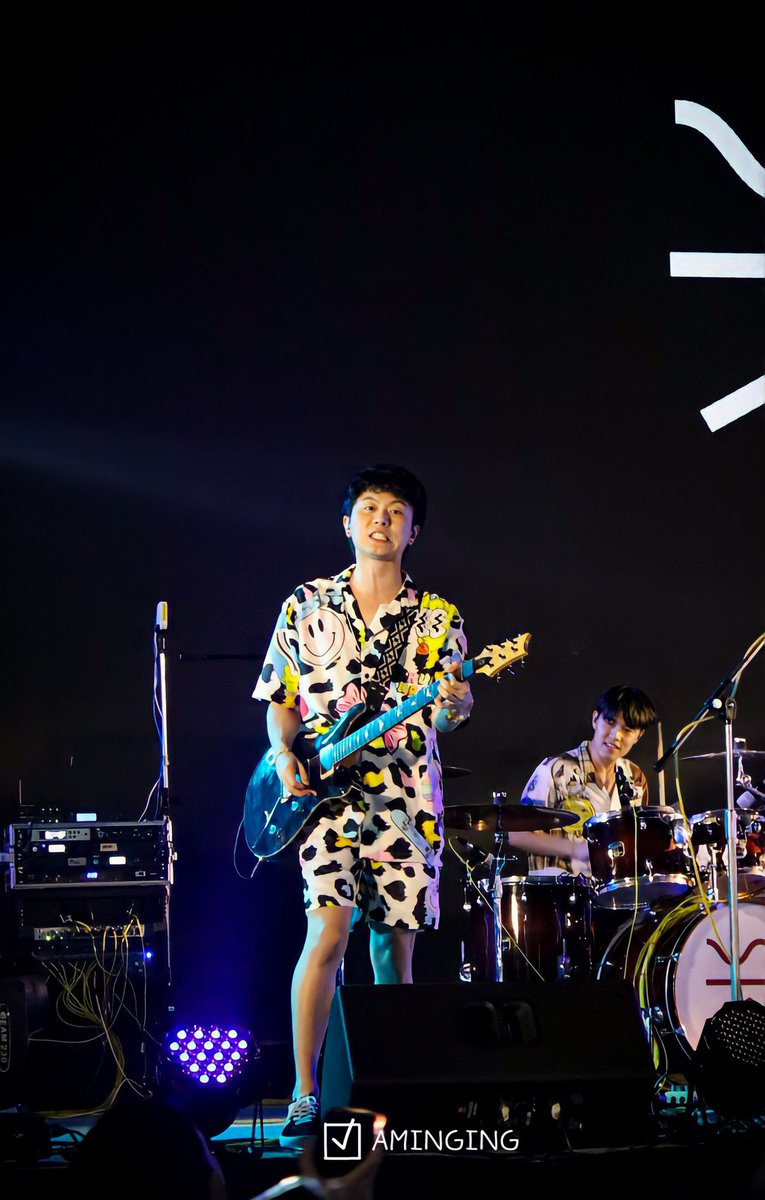 IngInglee's tweet photo. พวกเธอคือ ศิลปินวงแรก ที่เราตัดสินใจกดบัตรคอนเสิร์ตแบบไม่ลังเลเลย ถึงแม้ว่าจะพึ่งรู้จัก และพึ่งติดตามไม่นาน // ยินดีที่ได้รู้จัก และ ยินดีที่ได้เจอนะ ❤️ ศิลปินคนโปรดของฉัน @SlapkissO

#slapkiss #คอนสดคอนเสิร์ต https://t.co/oafYnvrgnz