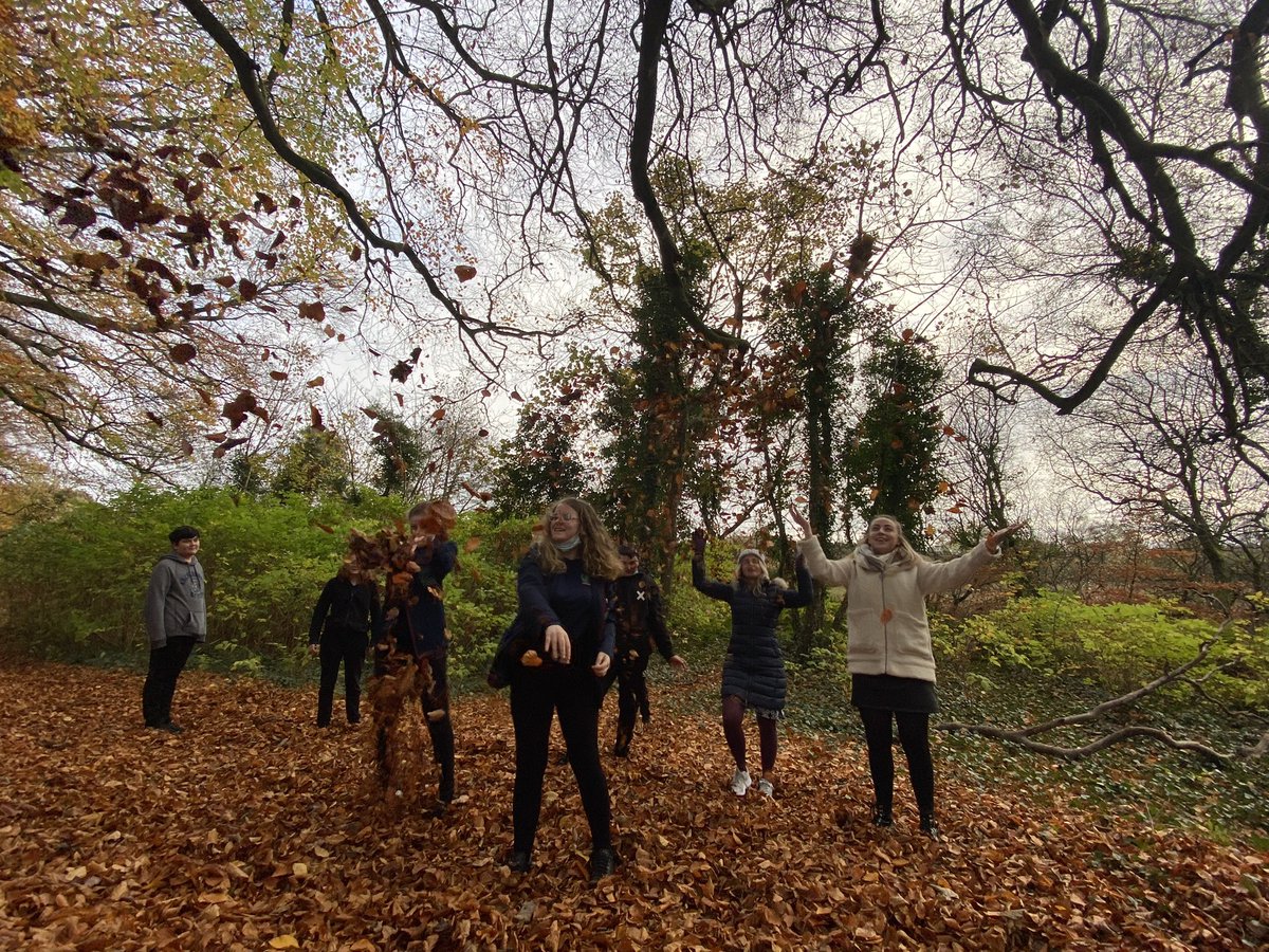 OIC_Sports's tweet photo. Forest Fun 🙌🏻🍁🍂🌳🍂🍁. We are so lucky to have beautiful grounds @OIntegrated #nature #wellbeing #forest #AutumnFalls #outdoors #PE https://t.co/tCgoXrKzWs