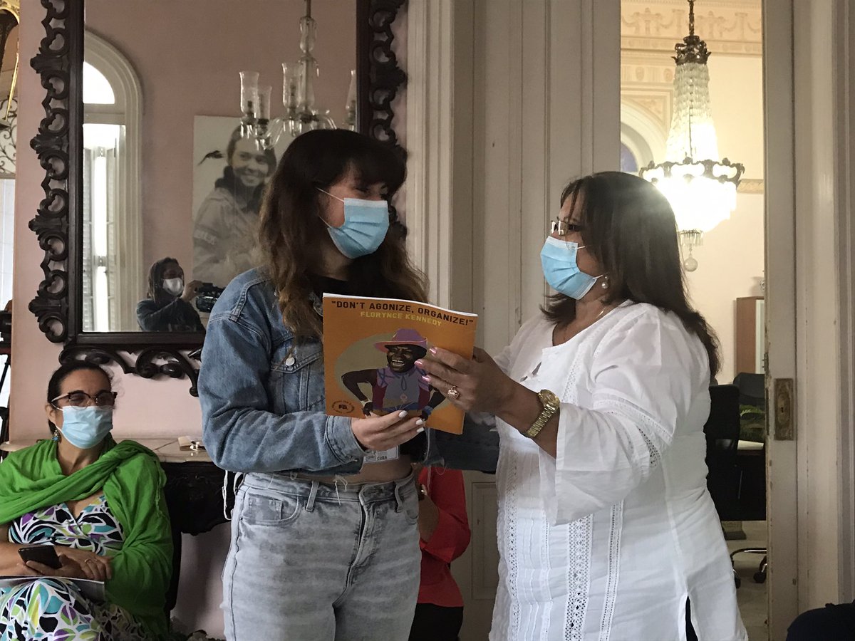 AV_FMC's tweet photo. Cada día una prueba más de que #CubaViveyAbraza que #CubaVive y que #cubaviveEnLasMujeres //// Pastores por La Paz. @PastorsforPeace @TeresaBoue @DiazCanelB @MayelnDaz1 @CubanaFMC @AnisleydisLa @YaneidysPrezCr1 @CubanaFMC @MarisolFMCc @Rosmery_FMC @FMC_Cuba https://t.co/aBjbzG5CC3