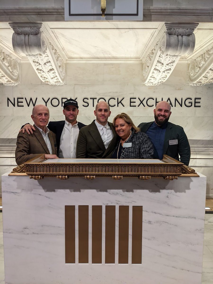 On 11/18 <a href="/sweetgreen/">sweetgreen</a> debuted as SG <a href="/NYSE/">NYSE 🏛</a>, momentous happening thanks 2 vision, hard work &amp; passion of its founders <a href="/jonnynemo/">Jonathan Neman</a> <a href="/nathanielru/">Nathaniel Ru</a> <a href="/nicolasjammet/">Nicolas Jammet</a>.  
Congrats sweetgreeners! 
“Rewrite the future of food with us”R Family is so proud, Immigrant success stories made in 🇺🇸 💚