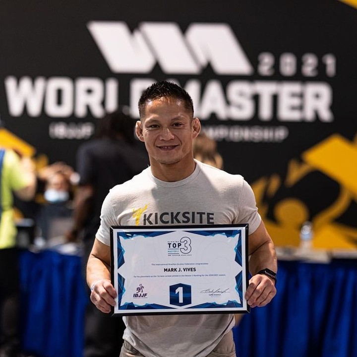 CombatCorner's tweet photo. Hard Work = Victory! Congratulations to Combat Corner athlete mvivesbjj on his FIRST PLACE overall finish at masters worlds! Great way to finish his competition career!!
.
.
#combatcorner #fightgear #bjj #jiujitsu #blackbelt #crnr #repcombatcorner #markvives #master3 #masterswor https://t.co/H0AVL92S59