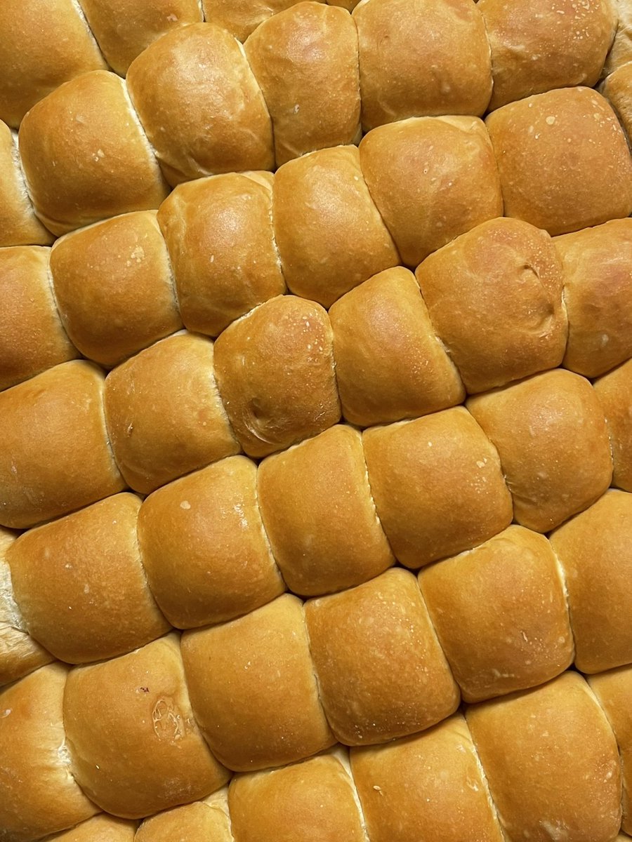 🦃Dinner rolls, anyone? Call your preferred location to get your Wednesday orders in now!!