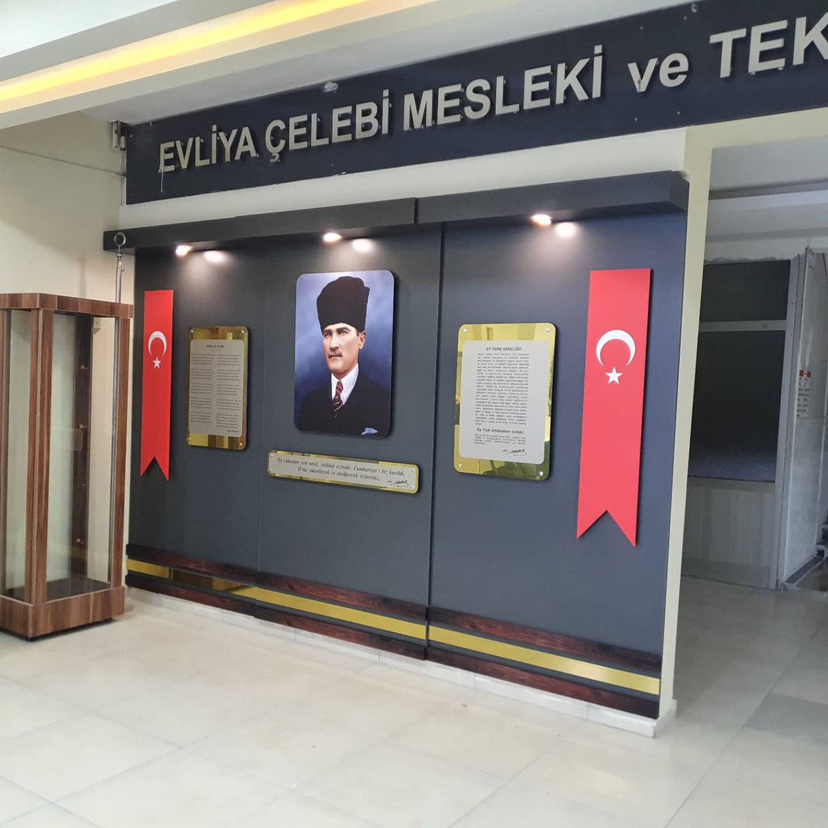 TokaT_Ev_C_MTAL's tweet photo. 24 Kasım Öğretmenler Günü Haftası Törenimizden. Tüm Öğretmenlerin Öğretmenler Gününü Kurlar, Bu Kutsal Görevlerinde Başarırlar Dileriz. https://t.co/GOiFWUqqYn