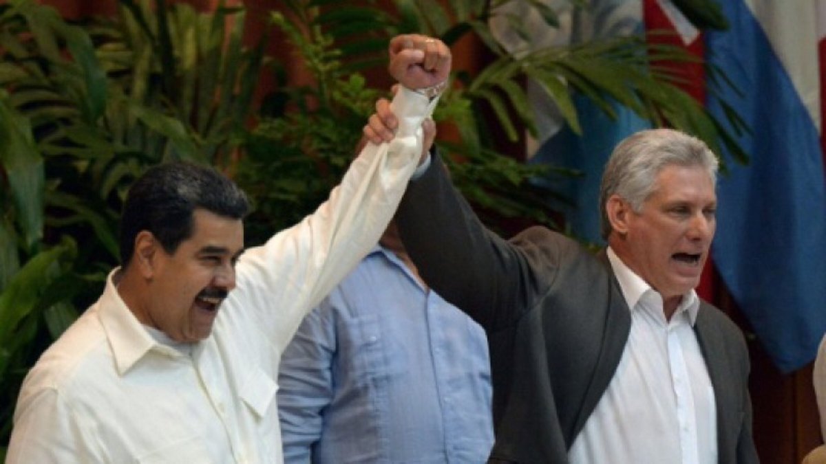 DiazCanelB's tweet photo. Hay motivos para celebrar la vida y la obra, querido hermano, @NicolasMaduro. Feliz cumpleaños en tu #Venezuela amada, que va venciendo todas las batallas. #CubaVive https://t.co/ZF5cTfspwt
