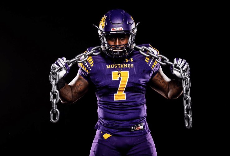 josiahfreeman12's tweet photo. Very blessed and thankful to receive my first Division 2 offer from Western New Mexico University thank you for the opportunity! @CampWNMU @HMOB_Football 🙏🏾 https://t.co/BTkGxXv8qh