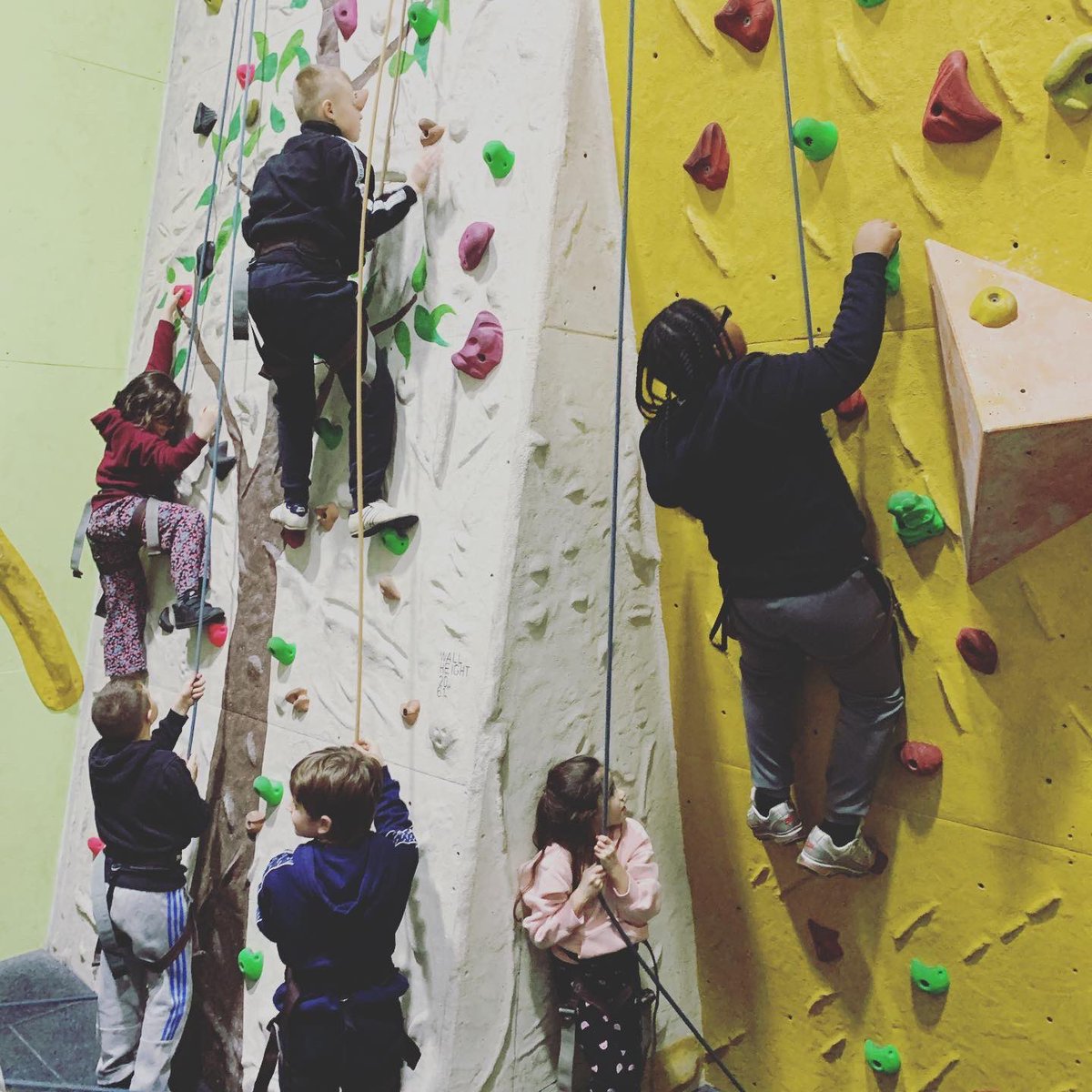 bbinnottingham's tweet photo. Our Juniors last night had a great night indoor climbing #OpenToBB #LifeToTheFull #BoysBrigade #FaithInYoungPeople https://t.co/jtrW1i1gYO