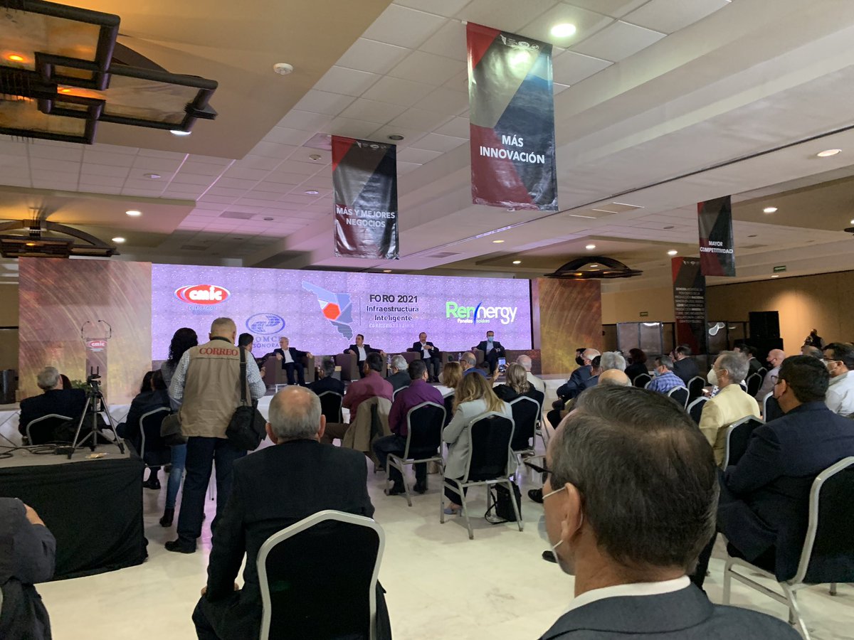 Acompañando al Presidente Municipal <a href="/tonoastiazaran/">Antonio Astiazarán</a> al Foro CMIC Infraestructura Inteligente 2021. <a href="/cmicsonora/">CMIC Sonora</a> <a href="/IngAlfonsoReina/">Ing. Alfonso Reina Villegas</a>