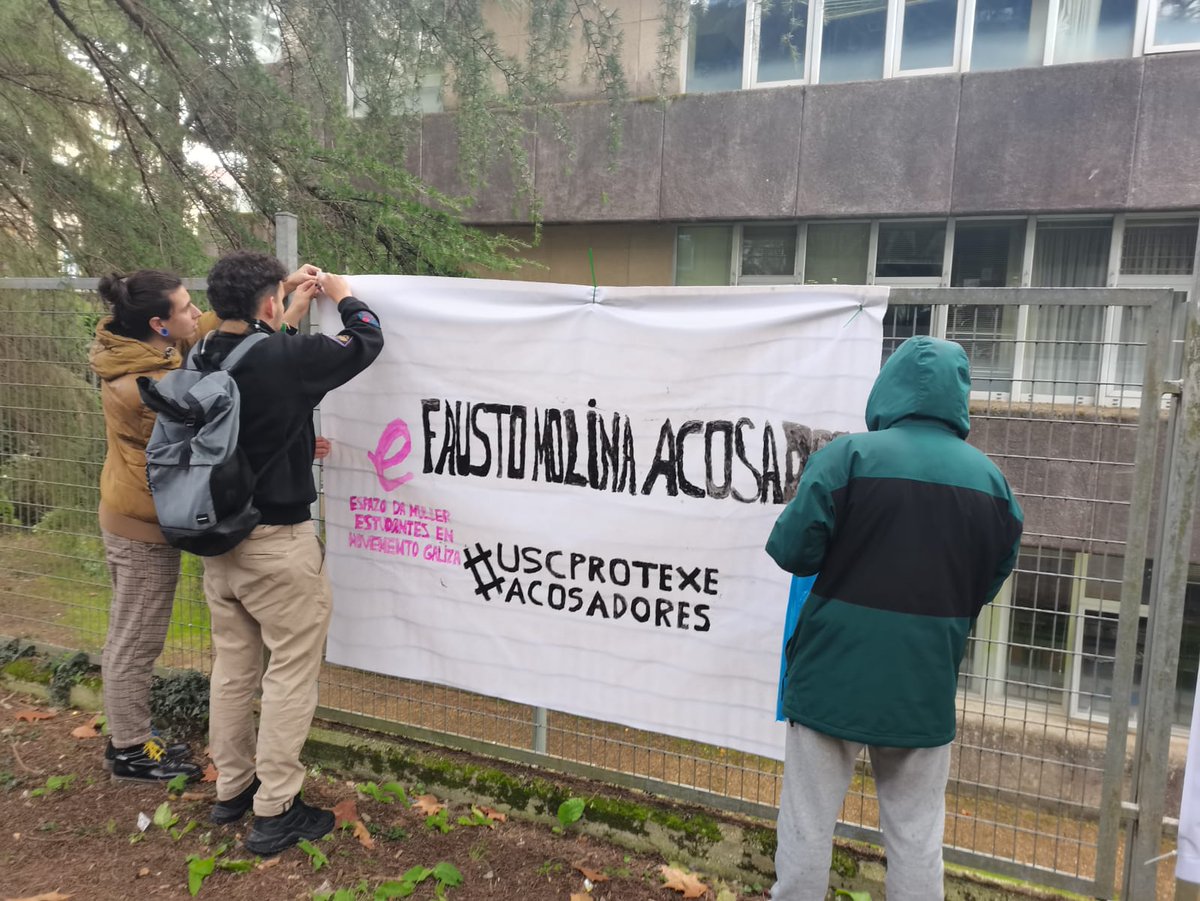 EeMGaliza's tweet photo. Unha vez máis a USC decide encubrir a acosadores, mais nós non quedaremos caladas. Dende Estudantes en Movemento, denunciamos a pasividade e encubrimento da USC xunto coa pouca axilidade e ineficacia do Protocolo de Actuación fronte ao Acoso Sexual. Espazos seguros para todas! https://t.co/NJ7N8mRNRd