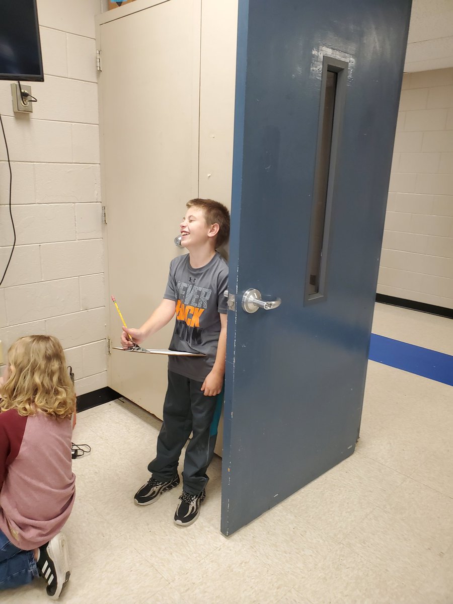 tabikat911's tweet photo. 4th Grade at the HawksNESt..Scavenger Hunt. https://t.co/zFMgoy809y