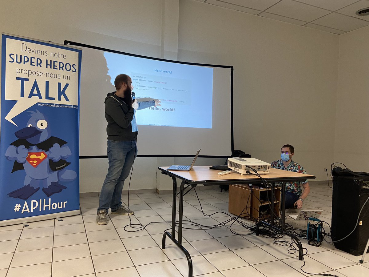 paulp_si's tweet image. Le @clermontech #ApiHour démarre, c’est en physique mais tu peux aussi te joindre tout de suite maintenant sur @TwitchFR - twitch.tv/clermontech on commence avec du #React mais ya plein d’autres choses.