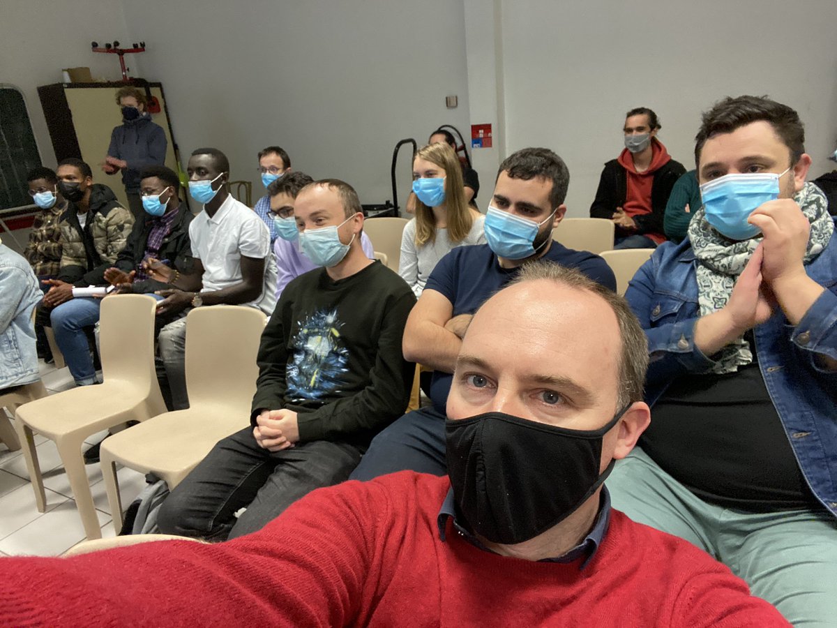 paulp_si's tweet image. Le @clermontech #ApiHour démarre, c’est en physique mais tu peux aussi te joindre tout de suite maintenant sur @TwitchFR - twitch.tv/clermontech on commence avec du #React mais ya plein d’autres choses.