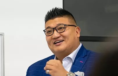Mac_WoolleyShow's tweet photo. The SBL Podcast is back with an interview with serial entrepreneur David 'Panda' Chen. Listen to Season 2 here. @woolleyprof @davidchenpanda #inspirational 
https://t.co/DX3GiNSKx8 https://t.co/XujTPRVLBd