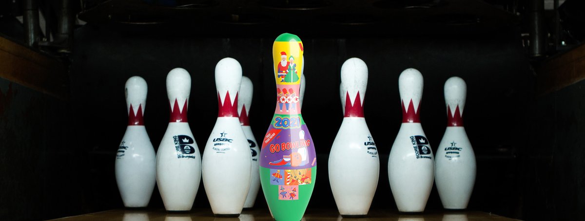 Ok, last chance to win a one-of-a-kind Macy's Thanksgiving Day Parade Bowling Pin!
🔹 R.T. this post!
🔹 Follow us!
🔹 Heart this tweet!

That's it! We made it real simple for our last giveaway of the season!

#gobowling #bowlingtime