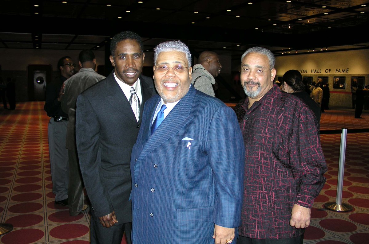 TheStellars's tweet photo. We're remembering the 2004 Stellar Awards weekend when @DariusBrooksJMG, @TheWmsBrothers, #ranceallengroup, @TheRealT57 were in the building! #thestellars @TheStellars https://t.co/YDuRJuHU4i