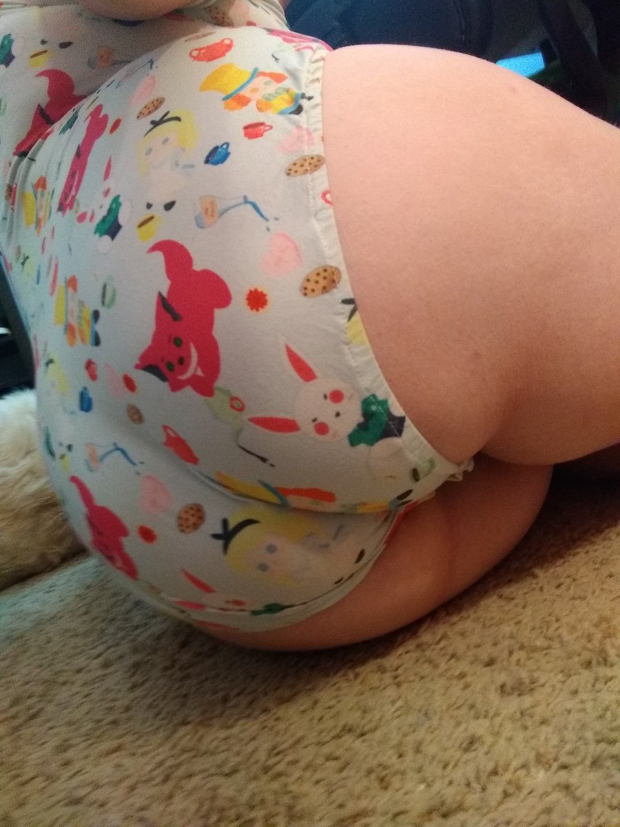 MarshroomPrince's tweet photo. Onesie Butt 😂. https://t.co/Trcyd4nsL0 https://t.co/4R0kTdDrXd
